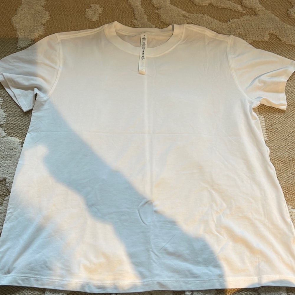 Lululemon tee